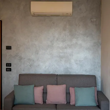 Casa Smeraldo - Light Blue Clusane
